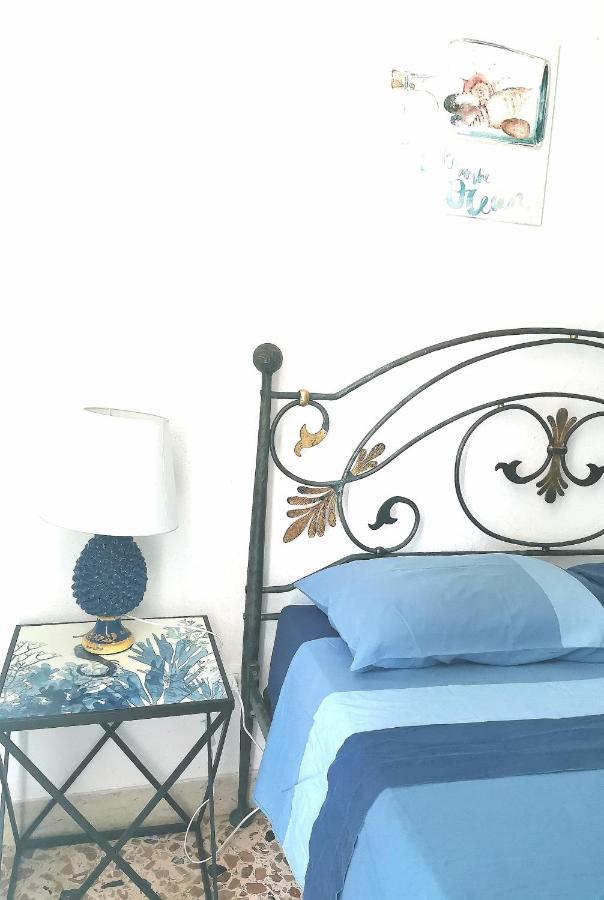 Bed and Breakfast La Terrazza Sul Golfo Ізола-делле-Фемміне Екстер'єр фото