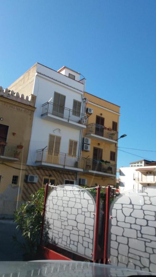 Bed and Breakfast La Terrazza Sul Golfo Ізола-делле-Фемміне Екстер'єр фото